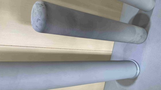 Высокая чистота Черно-серый Диэлектрическая прочность Керамическая защитная труба из нитрида кремния, используемая в кислотной щелочной жидкости